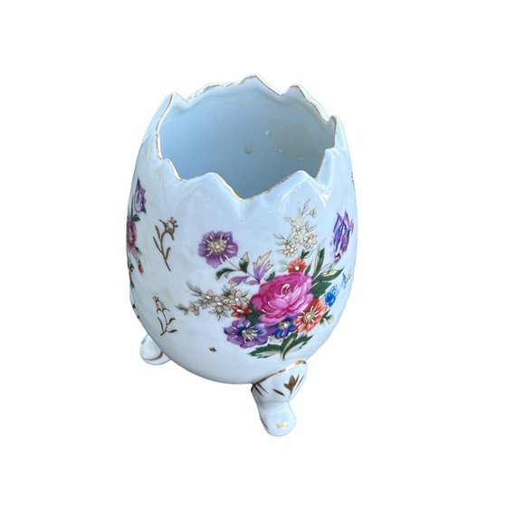 Vintage White Porcelain Easter Egg Vase with Floral Design‎ and Gold Accents - Picture 4 of 7
